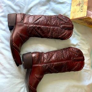 Brand new Old Gringo cowboy boots!